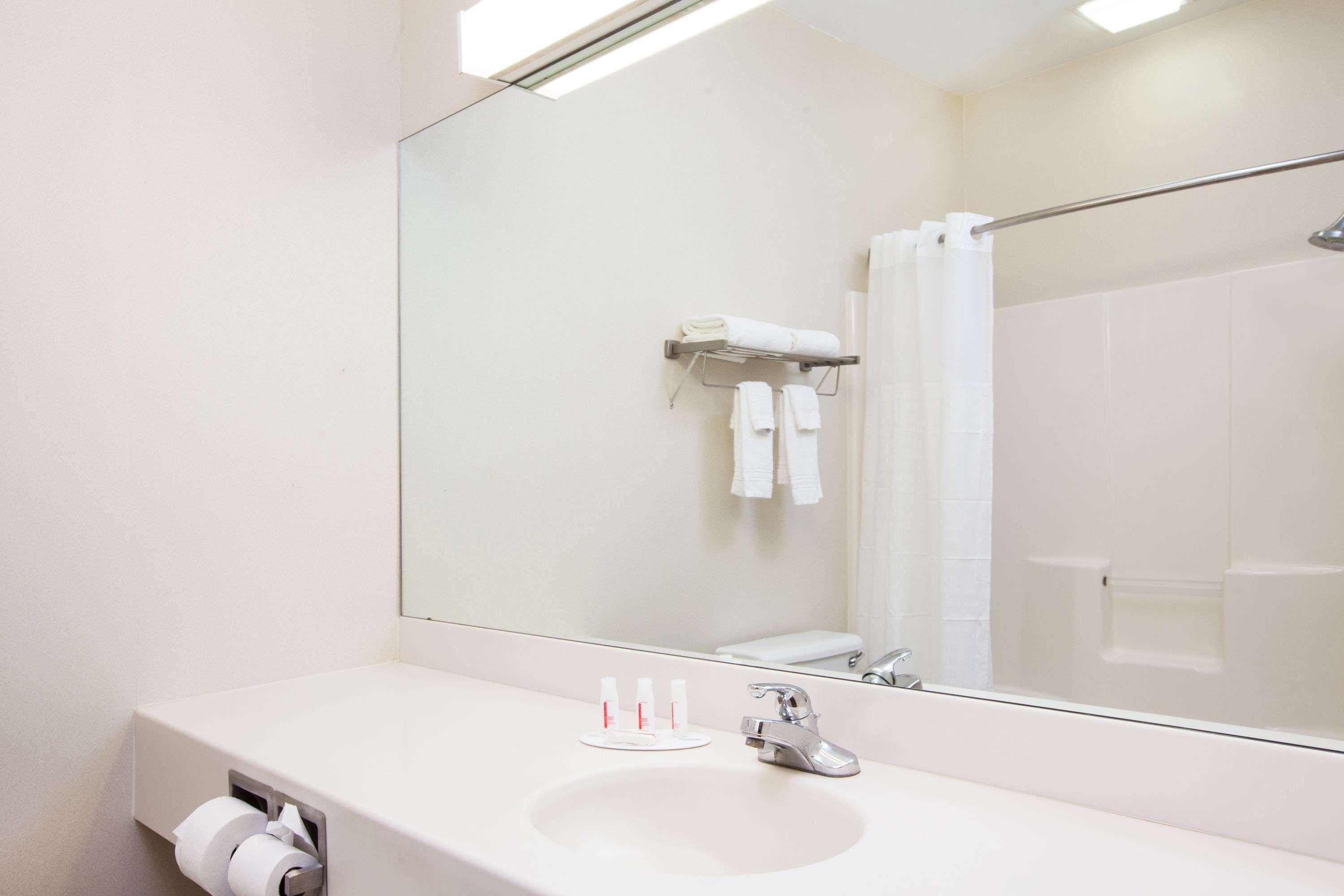 Hotel Days By Wyndham Brewerton/ Syracuse Near Oneida 2*